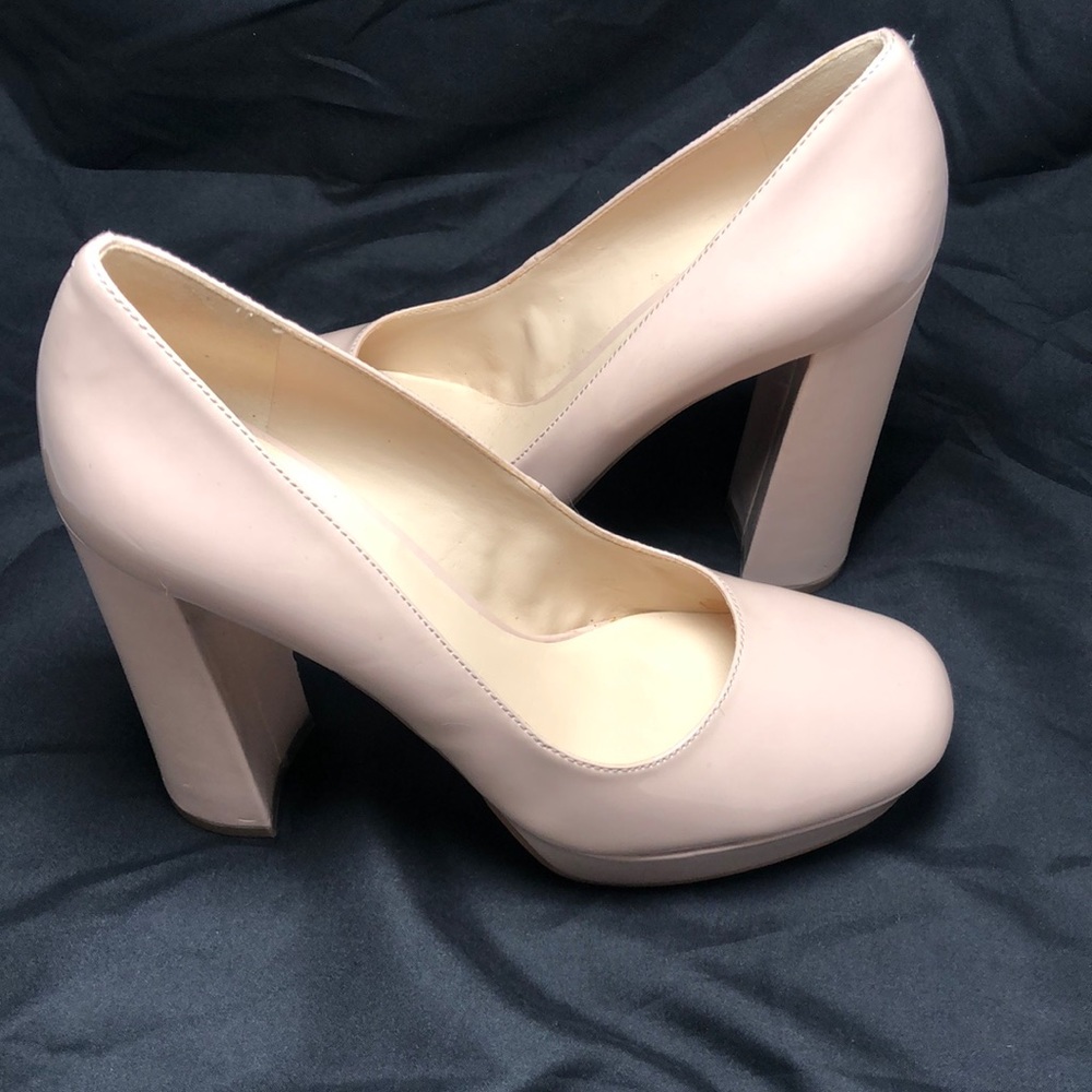 GUC Nine West blush nude patent block heel pumps